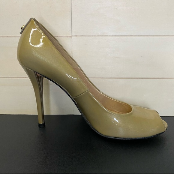 Stuart Weitzman Peep Toe Heels Patent Leather Women's Size 9.5 Shoes M Gold - Picture 3 of 10